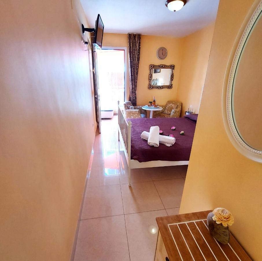 Small Apartment, Adeje House Wifi Free Costa Adeje  Exterior foto